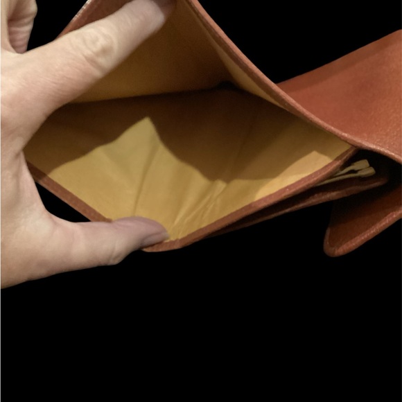 Authentic Gucci Handbag ❤️ FULL INCLUSION ❤️ - Picture 7 of 16